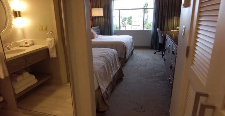 Loews Royal Pacific Resort 6 768x397