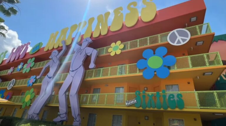 POP Century Hotel 1 768x430