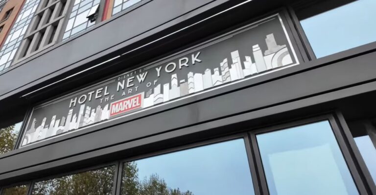 Disneys Hotel New York 1 768x398