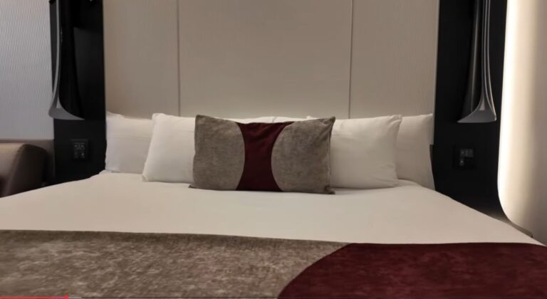 Disneys Hotel New York 4 768x420