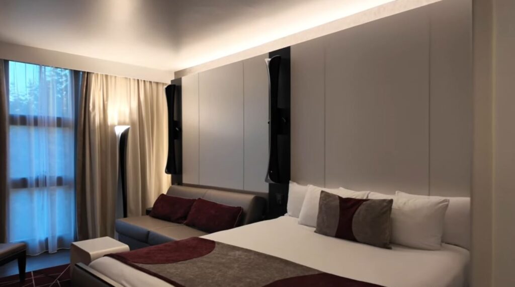 Disneys Hotel New York 6 1024x570